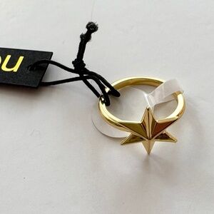 Noir NYC gold star ring
